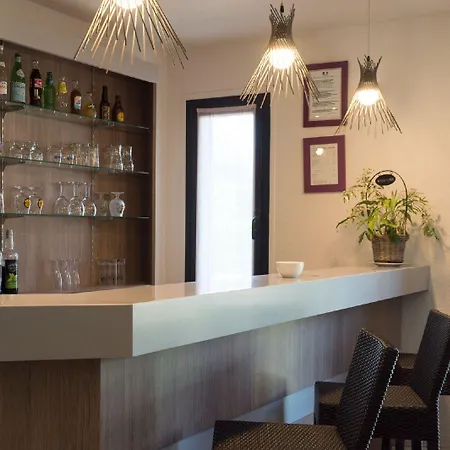 Отель The Originals City, Le Gayant, 3*